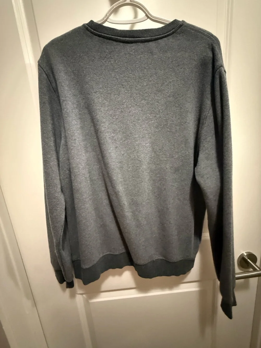 Eddie Bauer Men's Gray Crewneck Sweatshirt - Picture 3 of 3